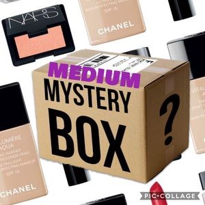 Medium Mystery Makeup Box 💄